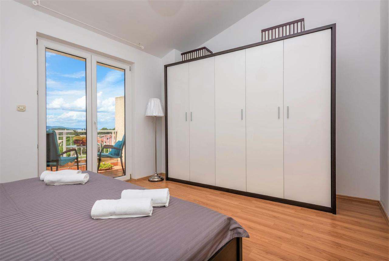 Andor - Lux, Two Beautiful Terraces With Sea & Sunset View Apartman Makarska Kültér fotó