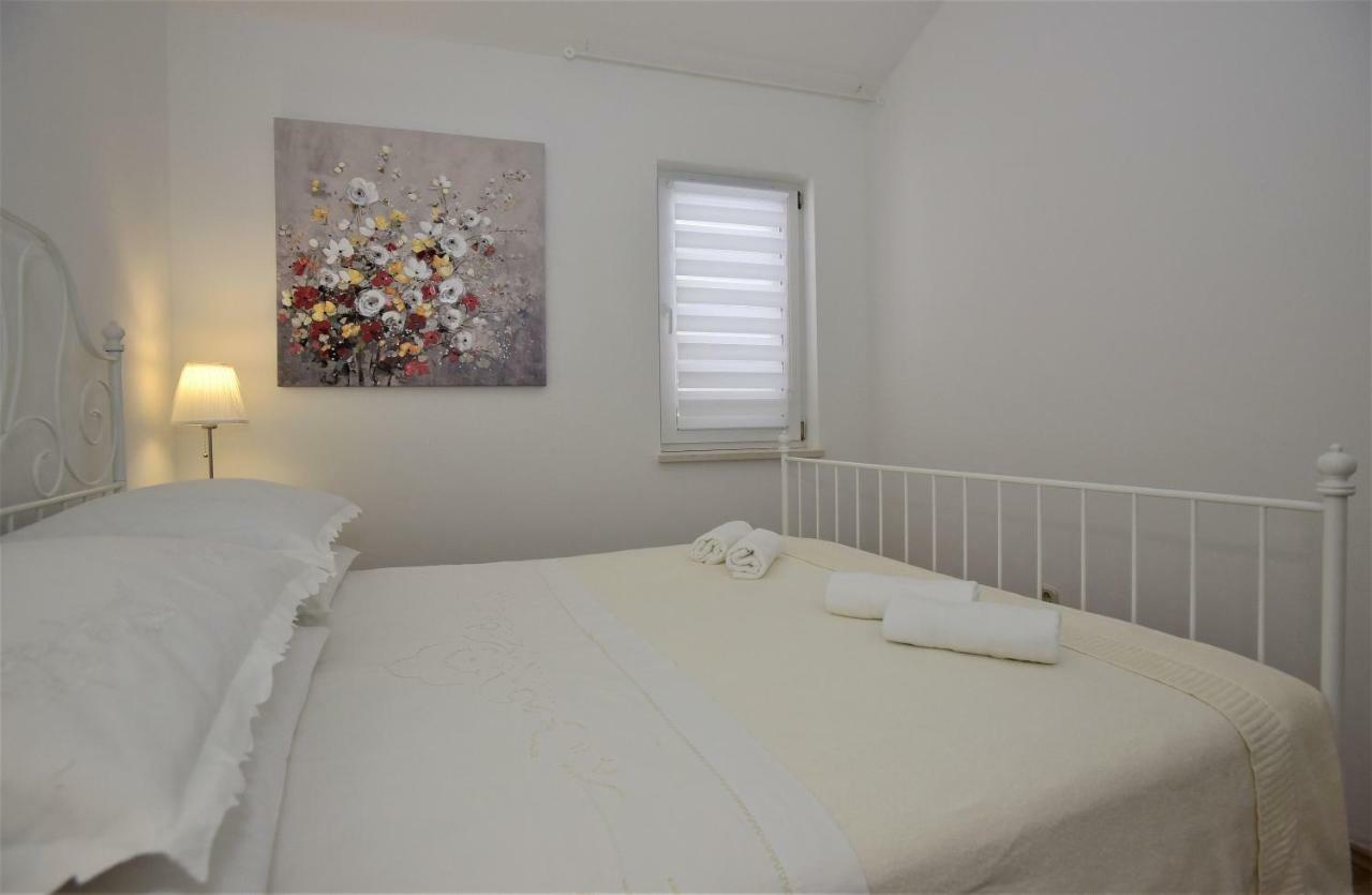 Andor - Lux, Two Beautiful Terraces With Sea & Sunset View Apartman Makarska Kültér fotó
