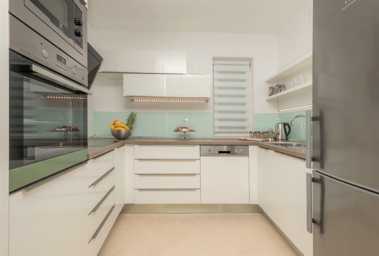 Andor - Lux, Two Beautiful Terraces With Sea & Sunset View Apartman Makarska Kültér fotó